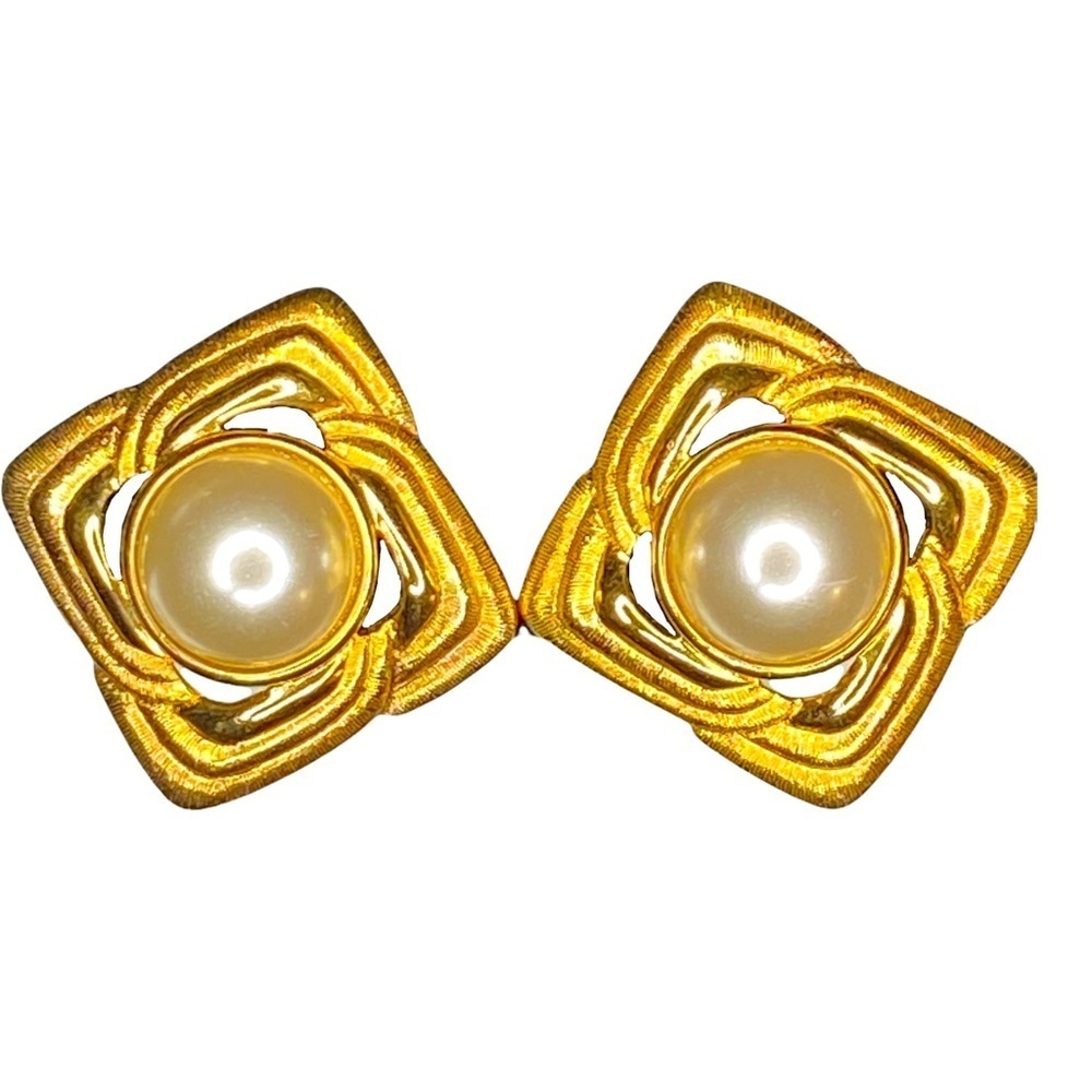Vintage 80s signed NAPIER maximalist faux pearl gold tone screw back‎ earrings